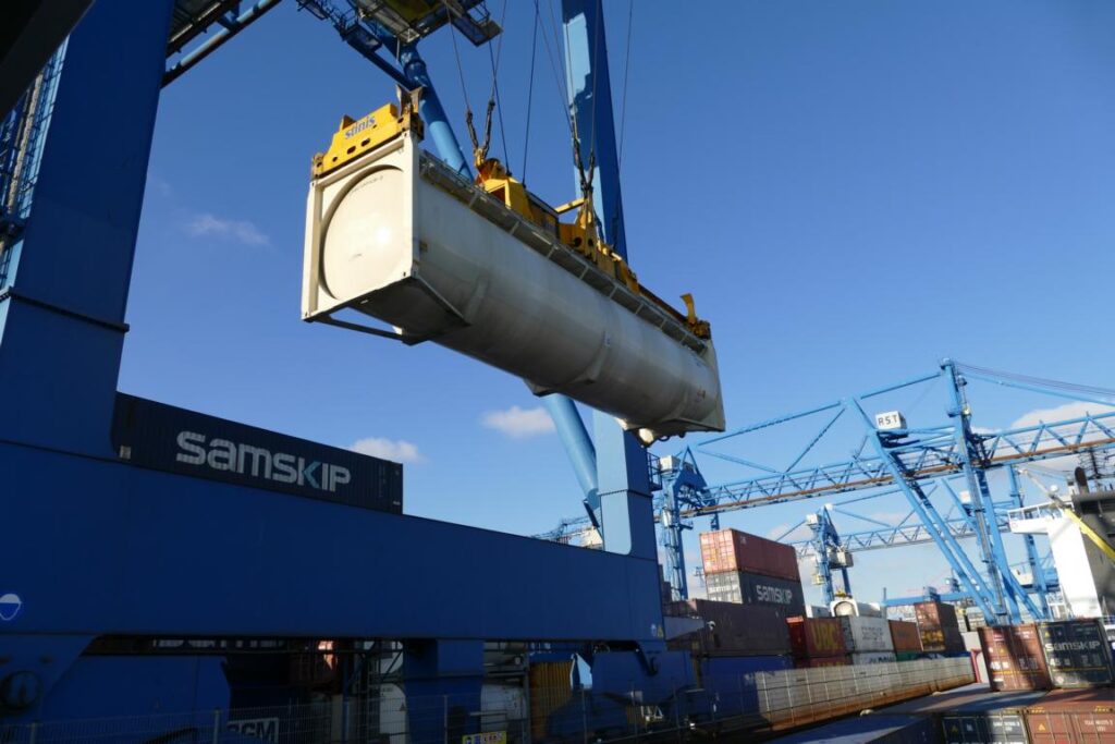 Internationale Frachtschiffreisen Pfeiffer - A-Z - Ladung 2